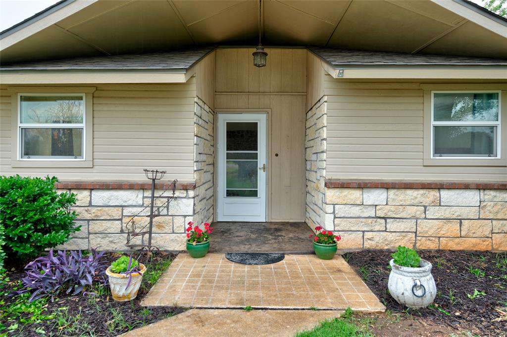 1033 Wolfe Road A Property Photo 3