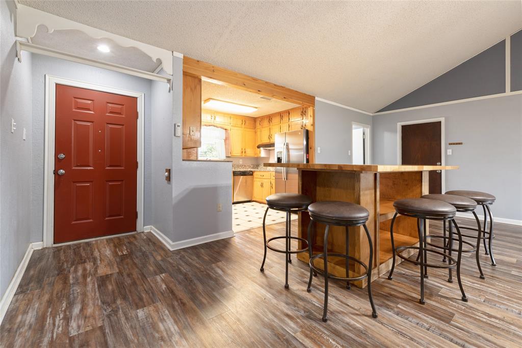 1033 Wolfe Road A Property Photo 5