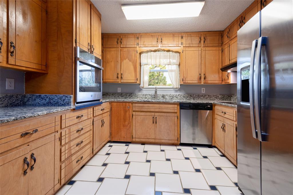 1033 Wolfe Road A Property Photo 8