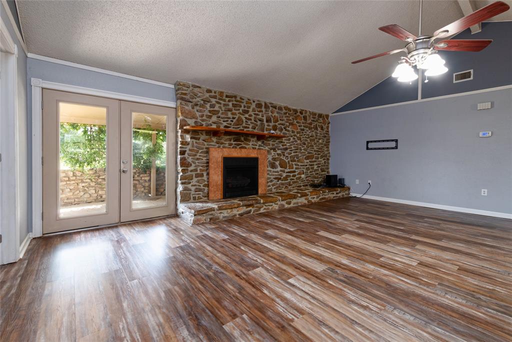 1033 Wolfe Road A Property Photo 11