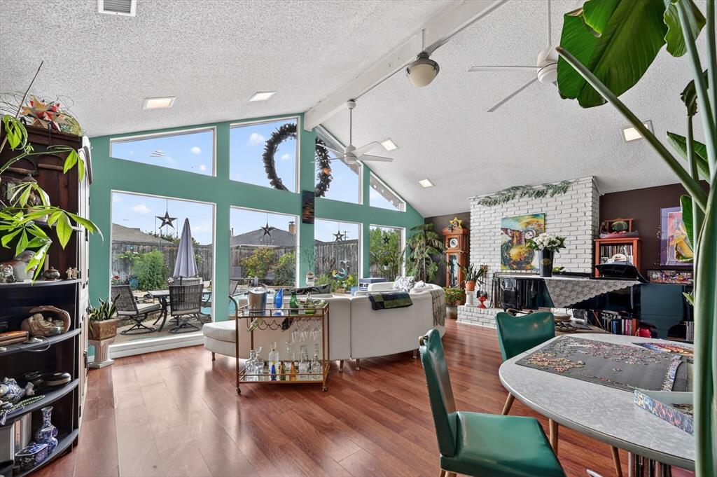 10015 Chimney Hill Lane Property Photo 1
