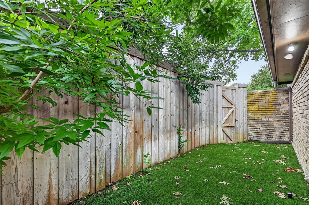 10015 Chimney Hill Lane Property Photo 37