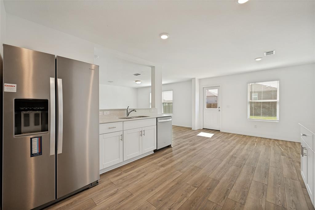 882 Breakwater Drive Property Photo 5