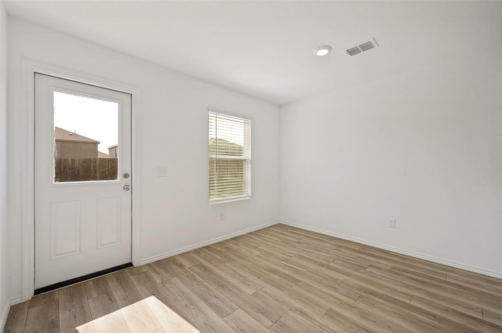 882 Breakwater Drive Property Photo 12