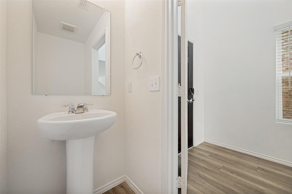 882 Breakwater Drive Property Photo 13