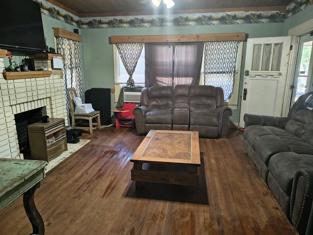 1308 Avenue L Property Photo 3