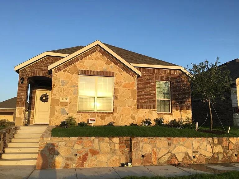 2157 Olivereta Drive Property Photo 1