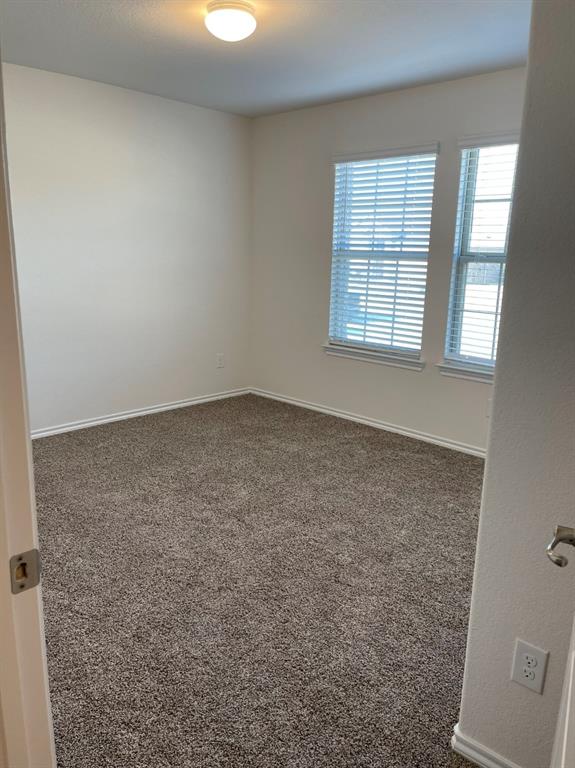 708 English Drive Property Photo 6