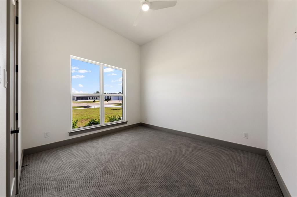 301 Whispering Way Property Photo 26