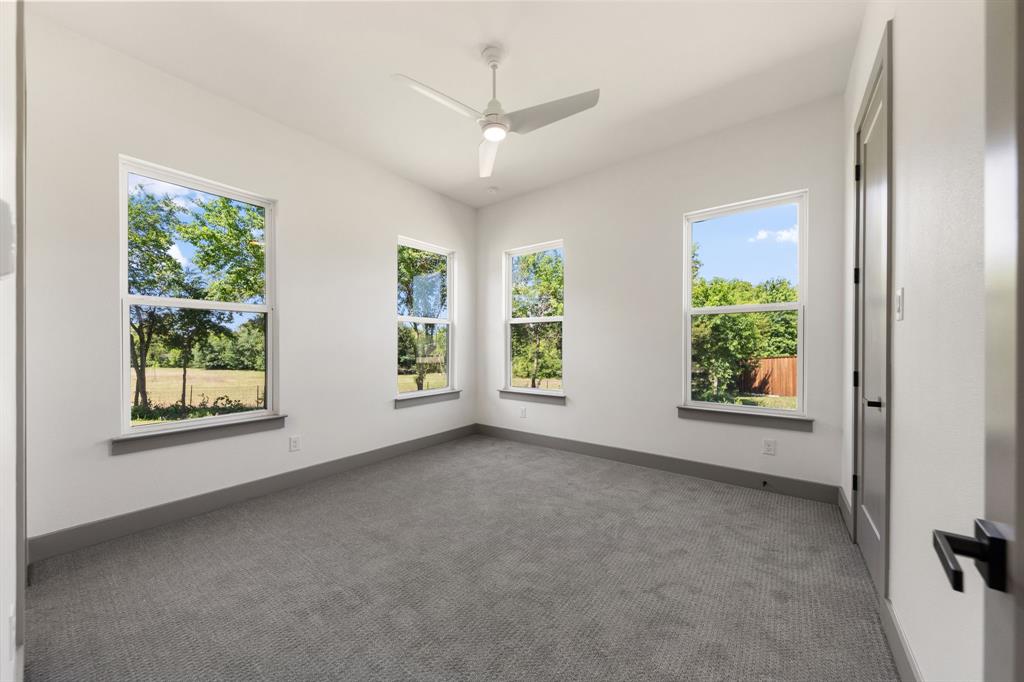 301 Whispering Way Property Photo 29