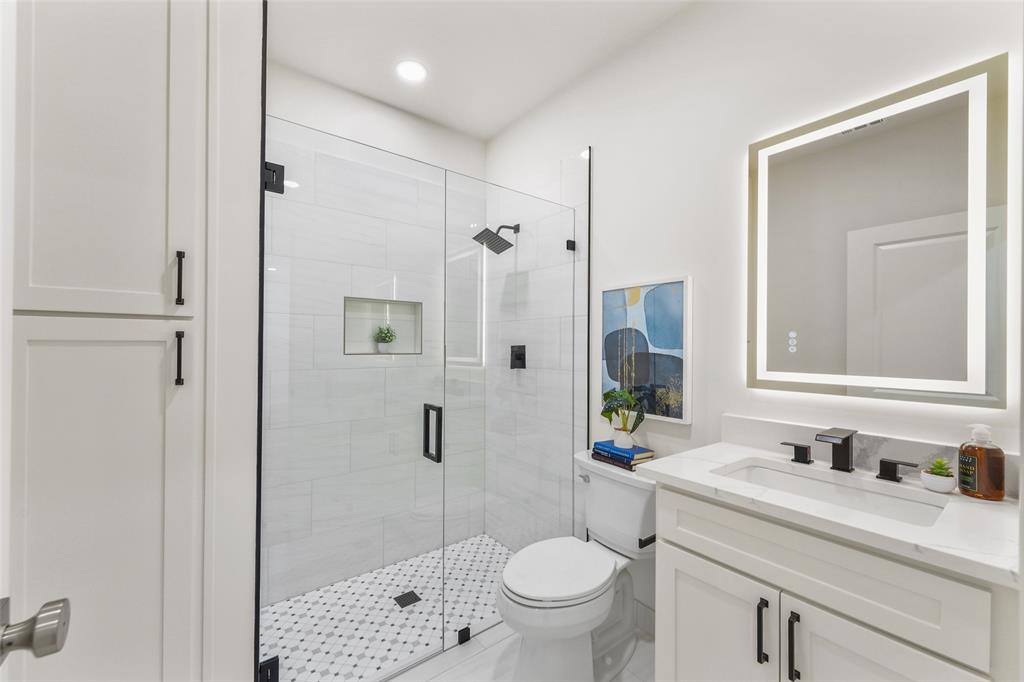 5259 Saint Charles Avenue Property Photo 24