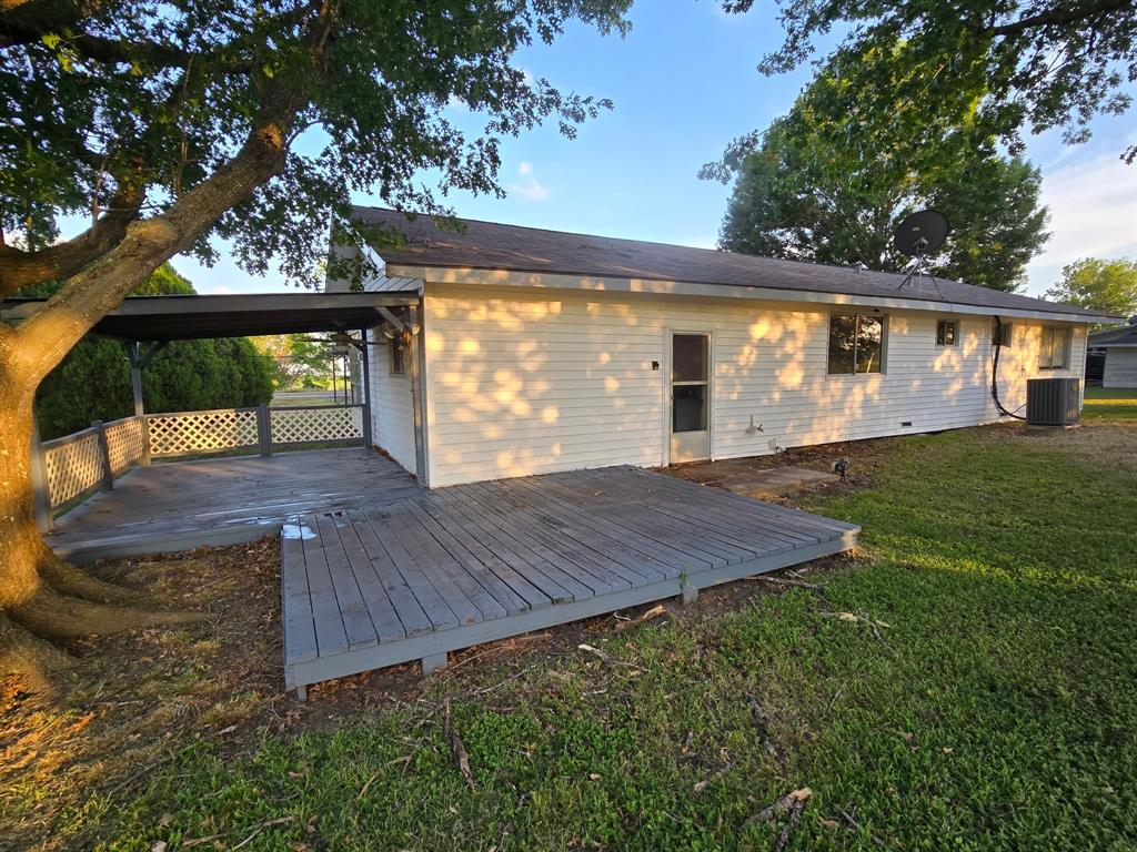 906 W Main Street Property Photo 16