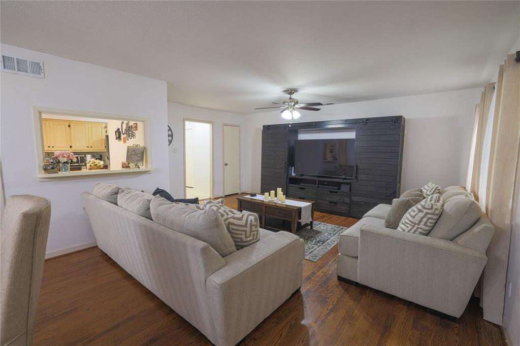10959 Park Oak Circle Property Photo 2