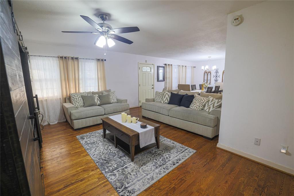 10959 Park Oak Circle Property Photo 3