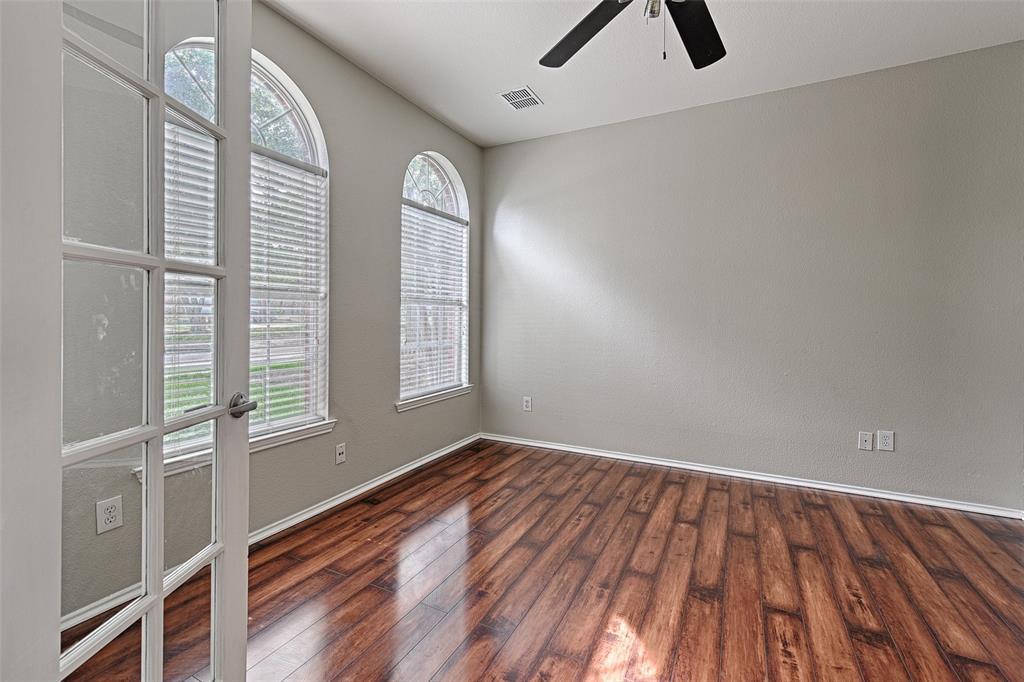 2804 Hudson Crossing Property Photo 6