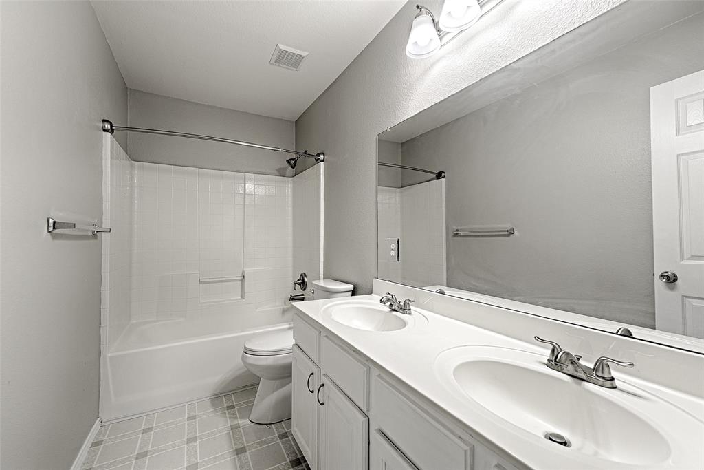 2804 Hudson Crossing Property Photo 25