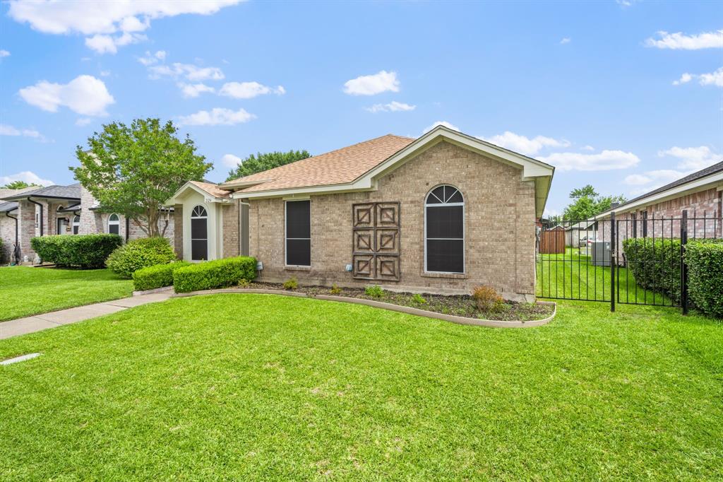 2124 Emerald Oaks Property Photo 8