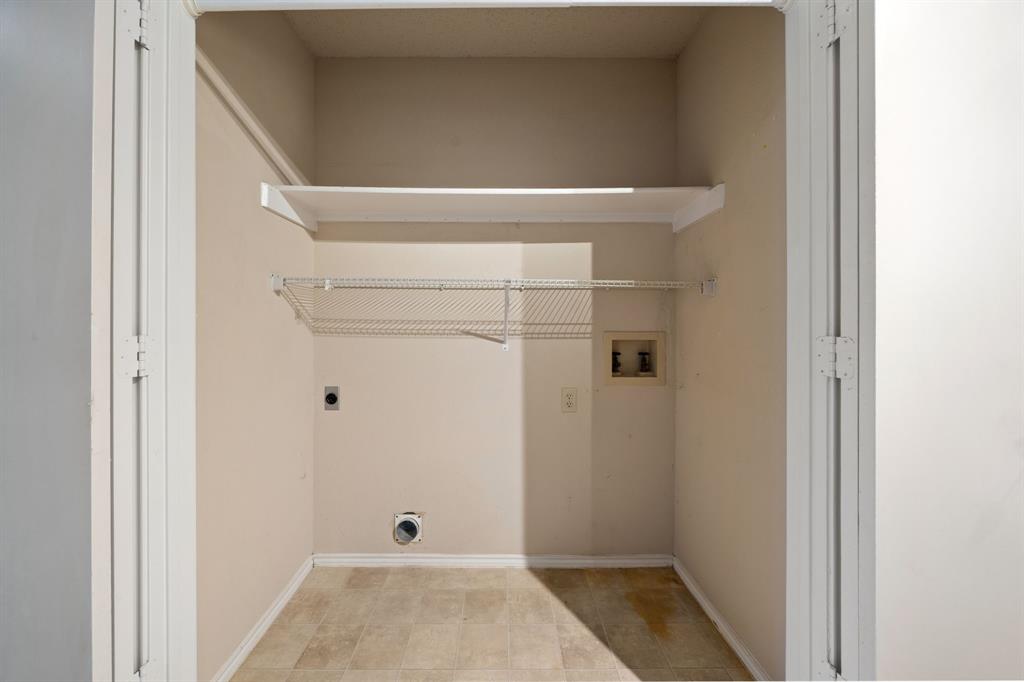 2124 Emerald Oaks Property Photo 19