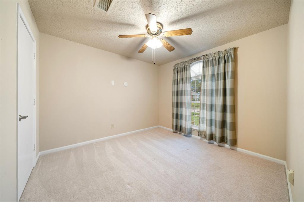 2124 Emerald Oaks Property Photo 27