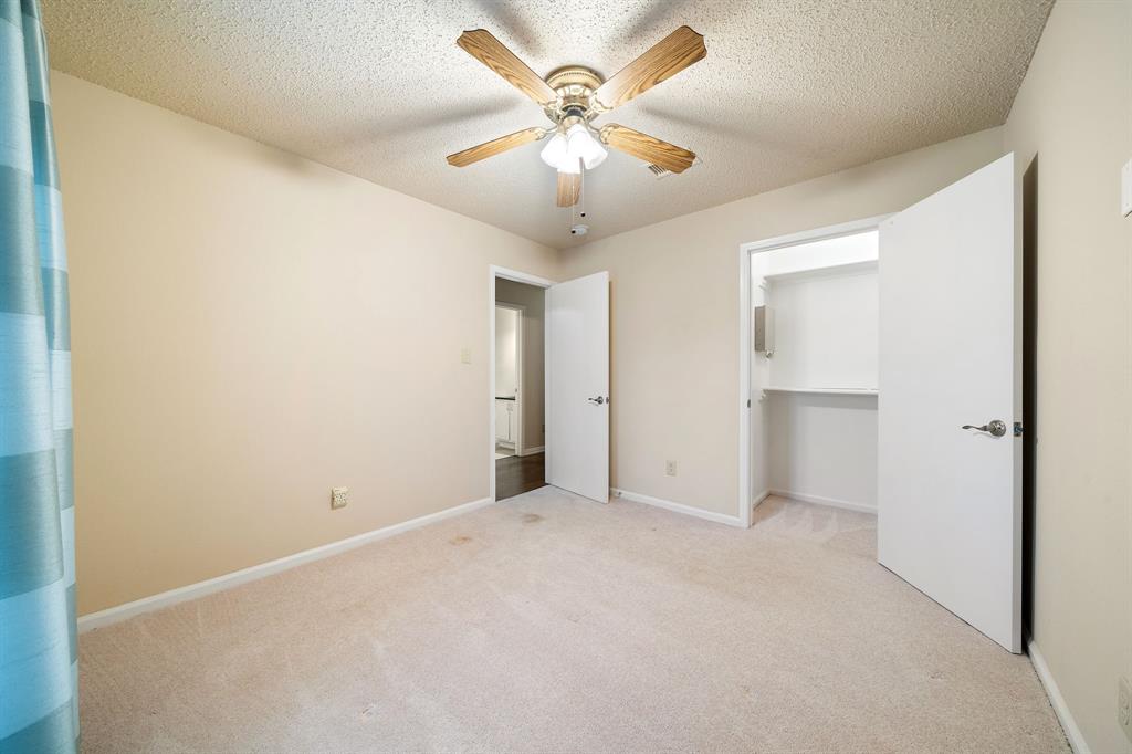 2124 Emerald Oaks Property Photo 28