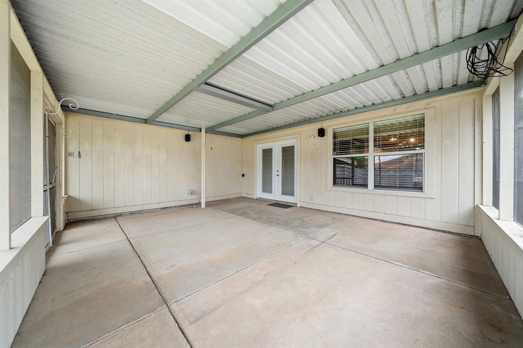 2124 Emerald Oaks Property Photo 31