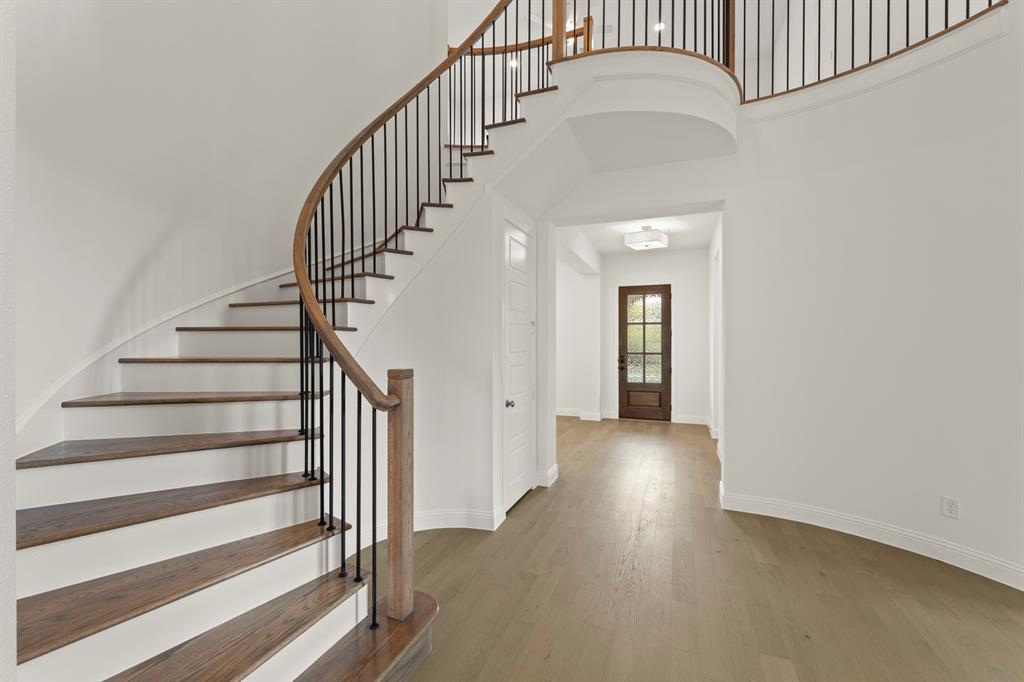 1312 Ramble Way Property Photo 3