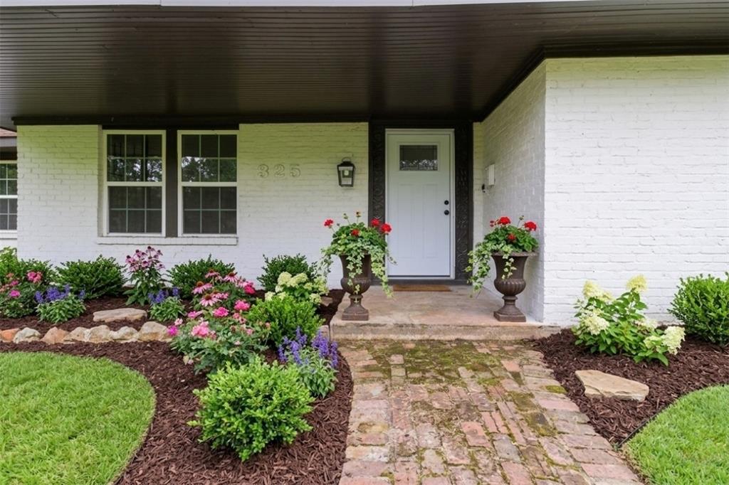 325 Sunset Boulevard Property Photo 1