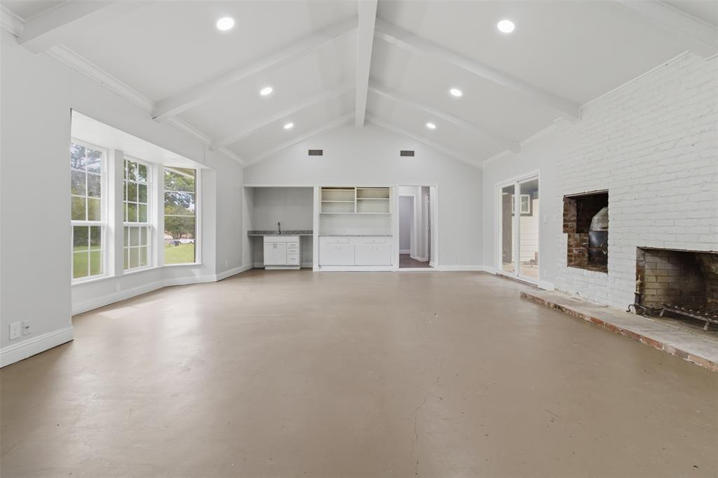 325 Sunset Boulevard Property Photo 2