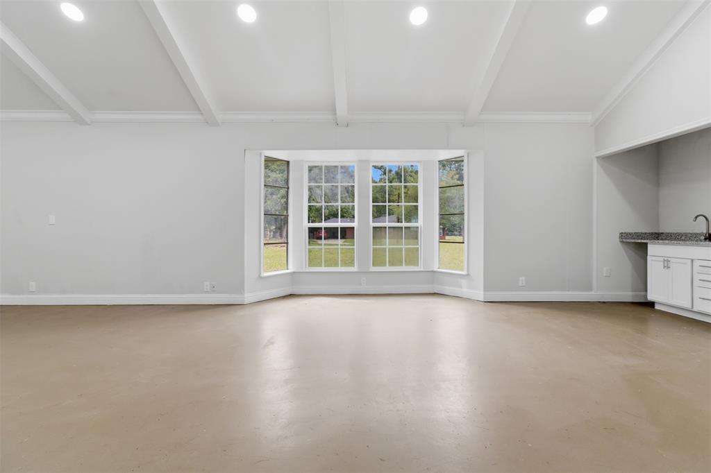 325 Sunset Boulevard Property Photo 3