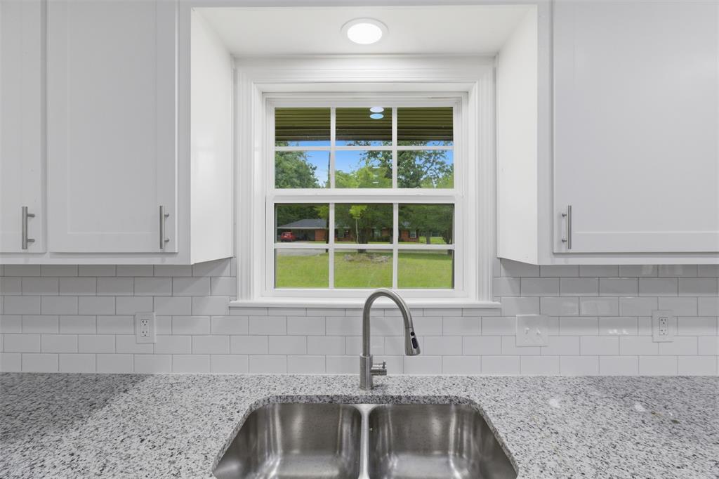 325 Sunset Boulevard Property Photo 8