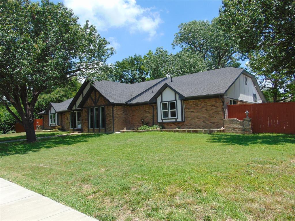 2714 Country Club Parkway Property Photo 2