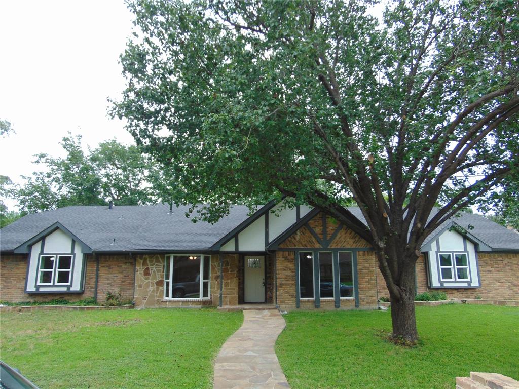 2714 Country Club Parkway Property Photo 3