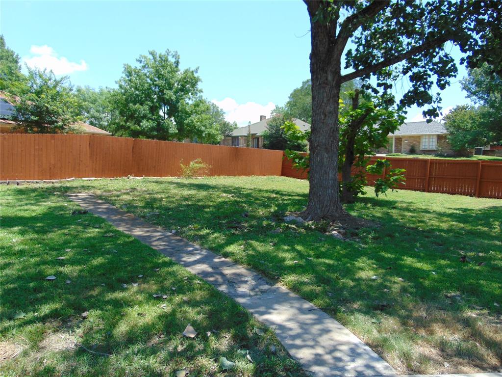 2714 Country Club Parkway Property Photo 4