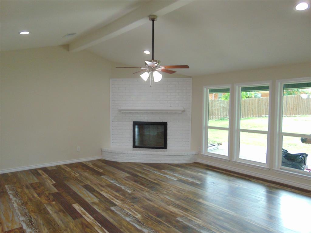 2714 Country Club Parkway Property Photo 5