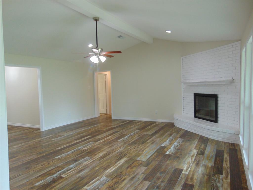 2714 Country Club Parkway Property Photo 9