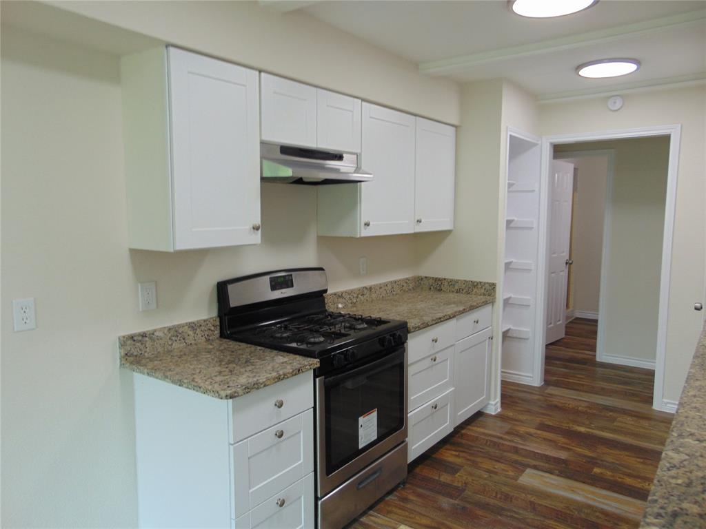2714 Country Club Parkway Property Photo 11