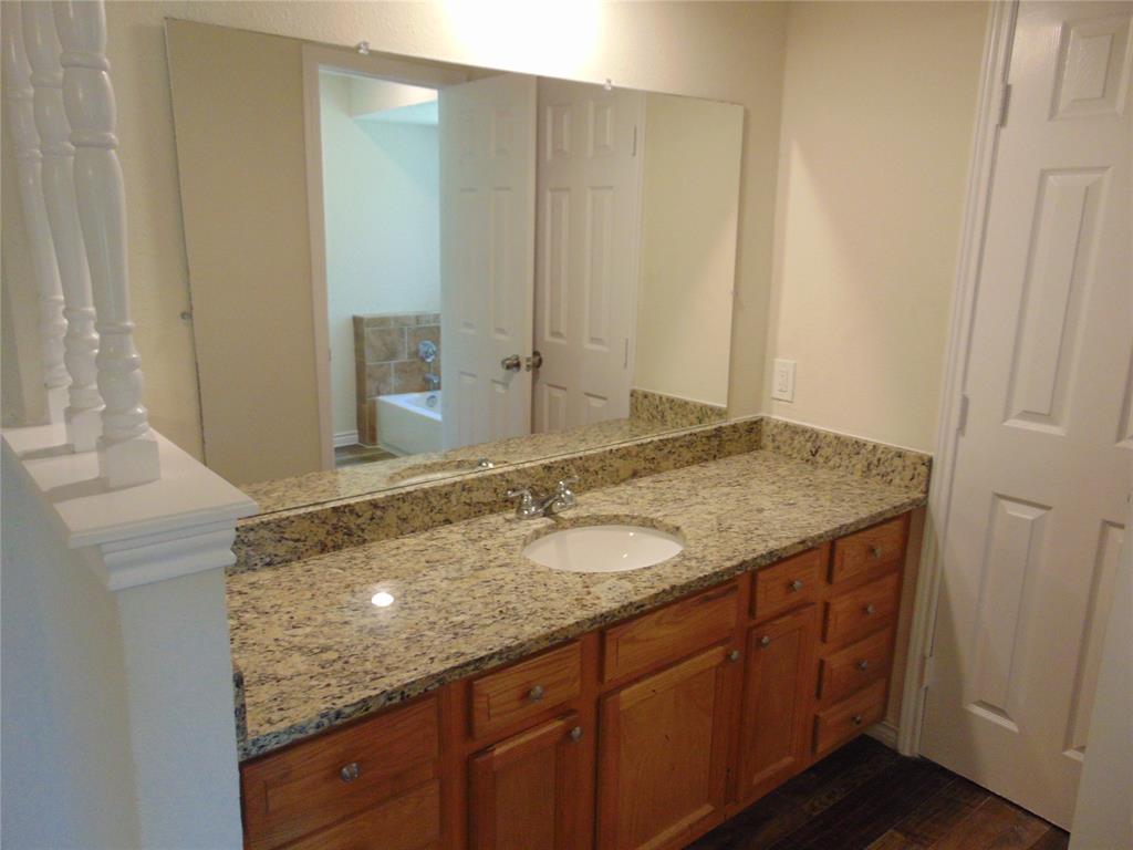 2714 Country Club Parkway Property Photo 26