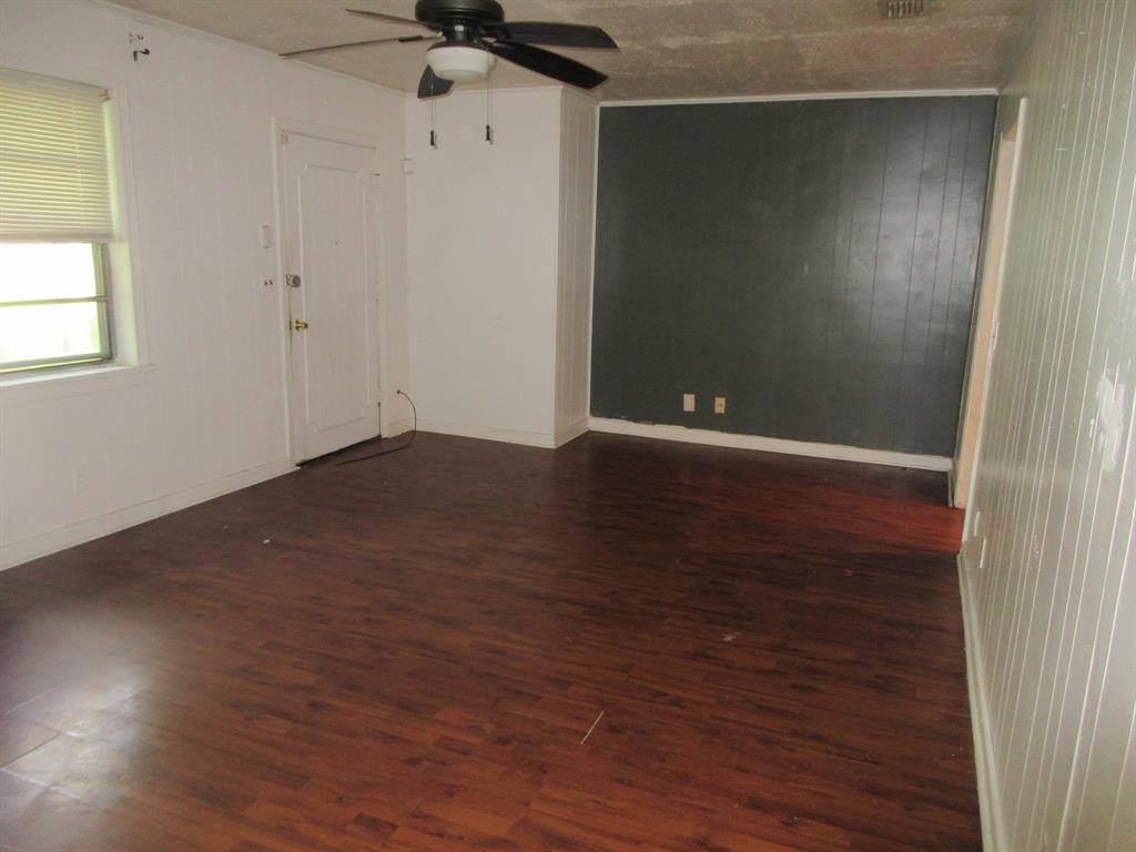 909 Wilton Place Property Photo 3