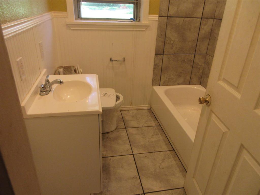 909 Wilton Place Property Photo 12