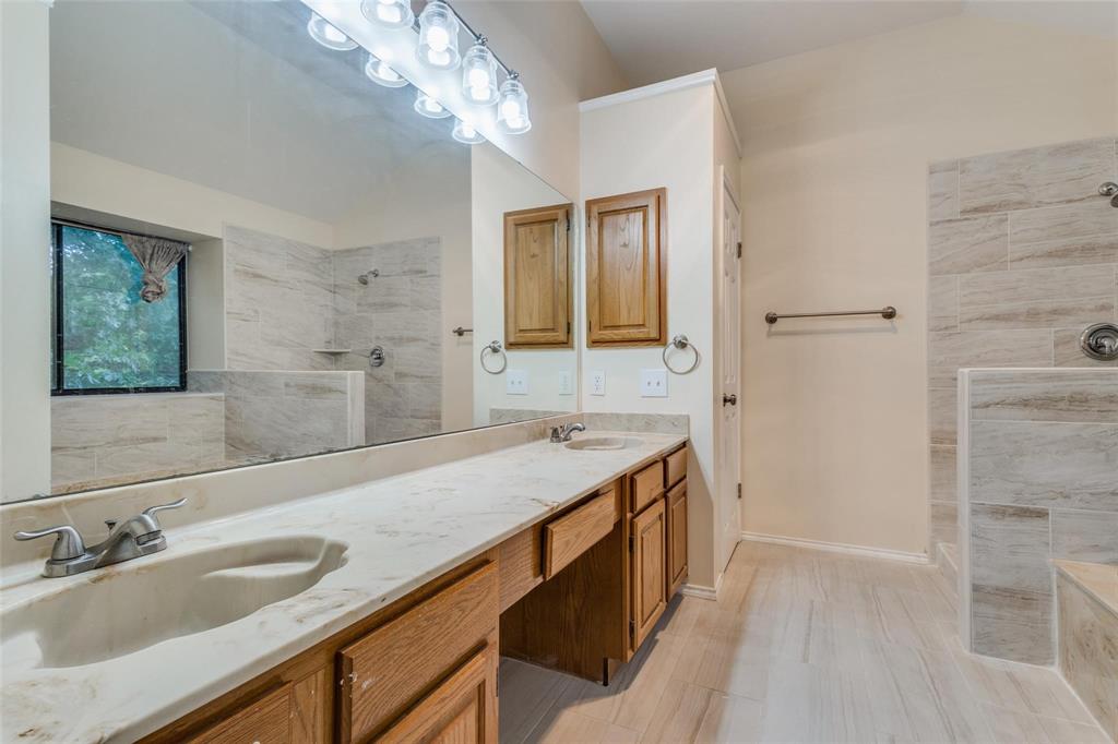 2104 Bershire Drive Property Photo 23