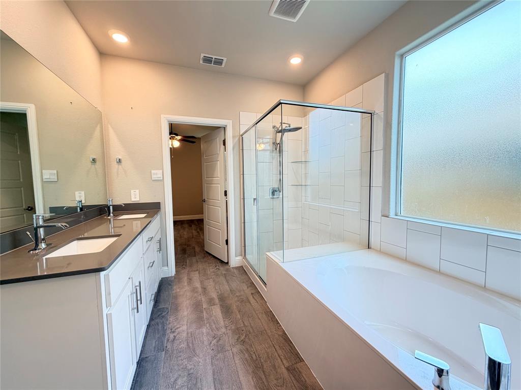 1324 Razorbill Road Property Photo 8
