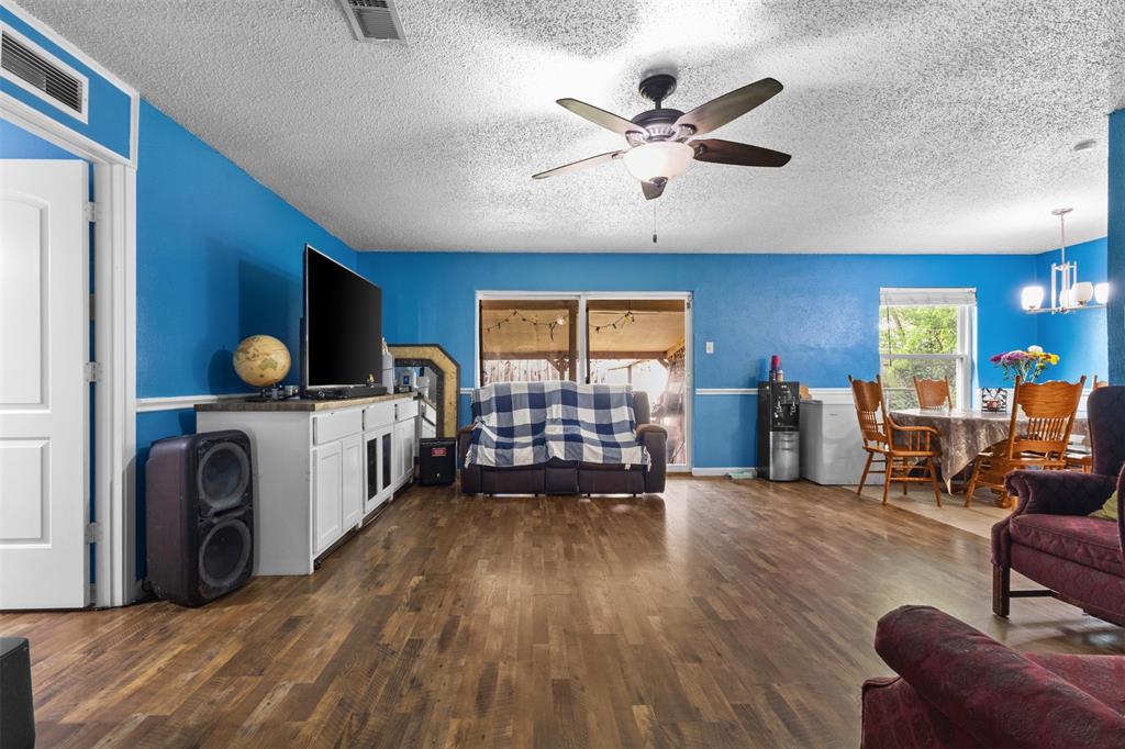 13212 Kings Mountain Drive Property Photo 3