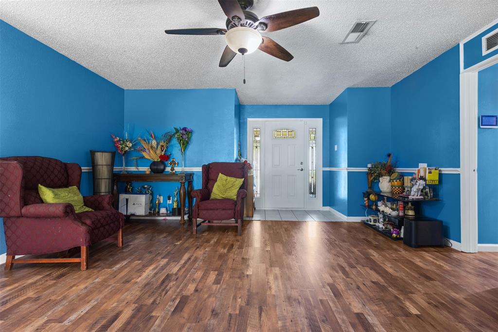 13212 Kings Mountain Drive Property Photo 5