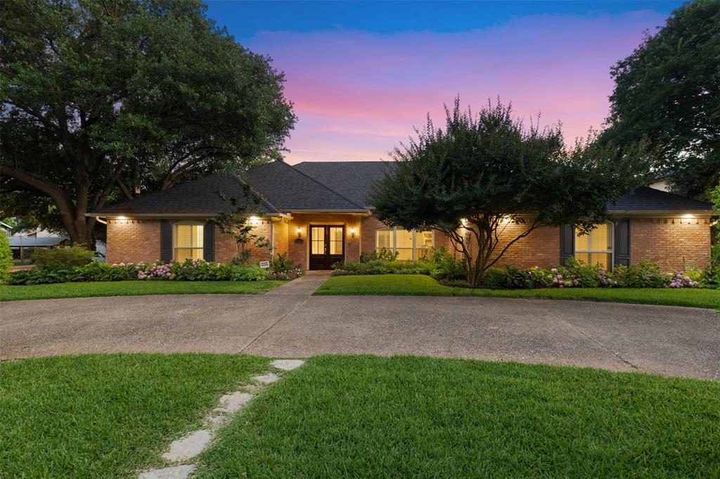 9604 Robin Meadow Drive Property Photo 1