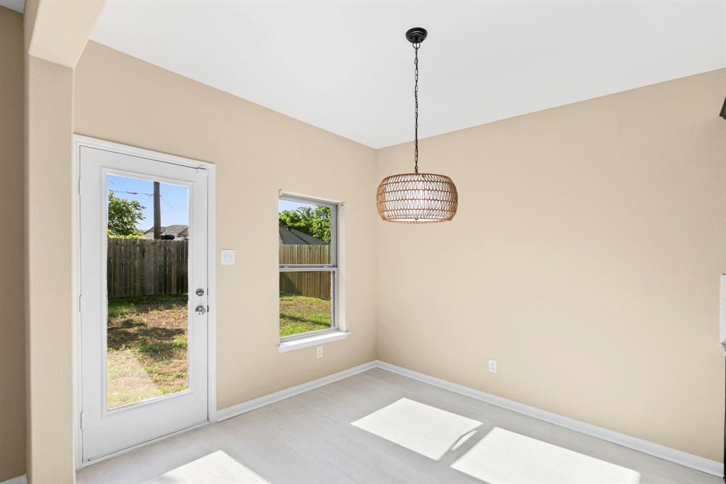 1516 Kinglet Street Property Photo 6