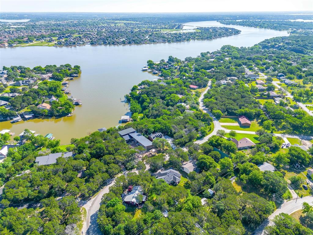 228 Rock Harbor Drive Property Photo 3