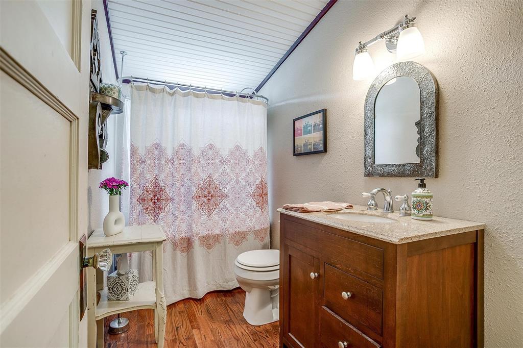 228 Rock Harbor Drive Property Photo 24