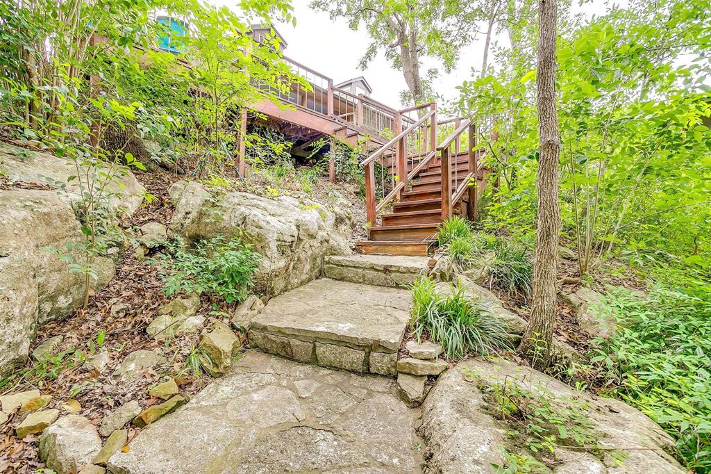 228 Rock Harbor Drive Property Photo 29