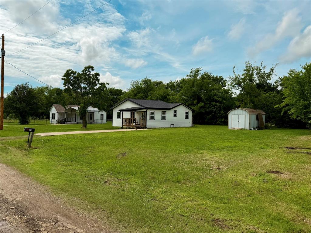615 Smith Circle Property Photo 4