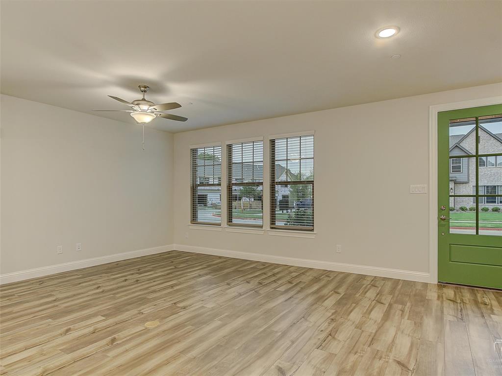 1946 Sweetwater Lane Property Photo 2